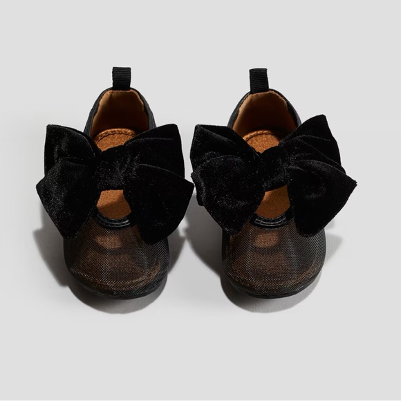 Elegant Black Bow Kids Shoes - Picture 1 of 3